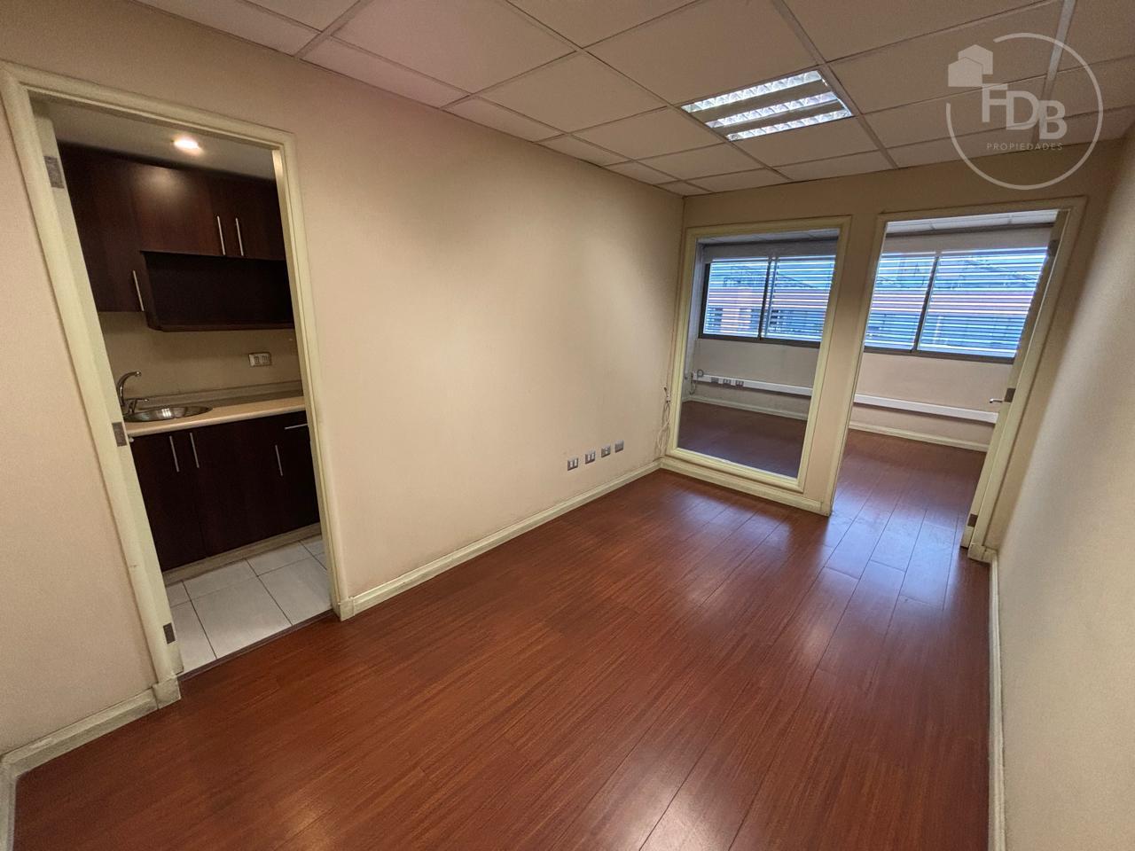 ARRIENDO OFICINA CON ESTAC CENTRO TALCA